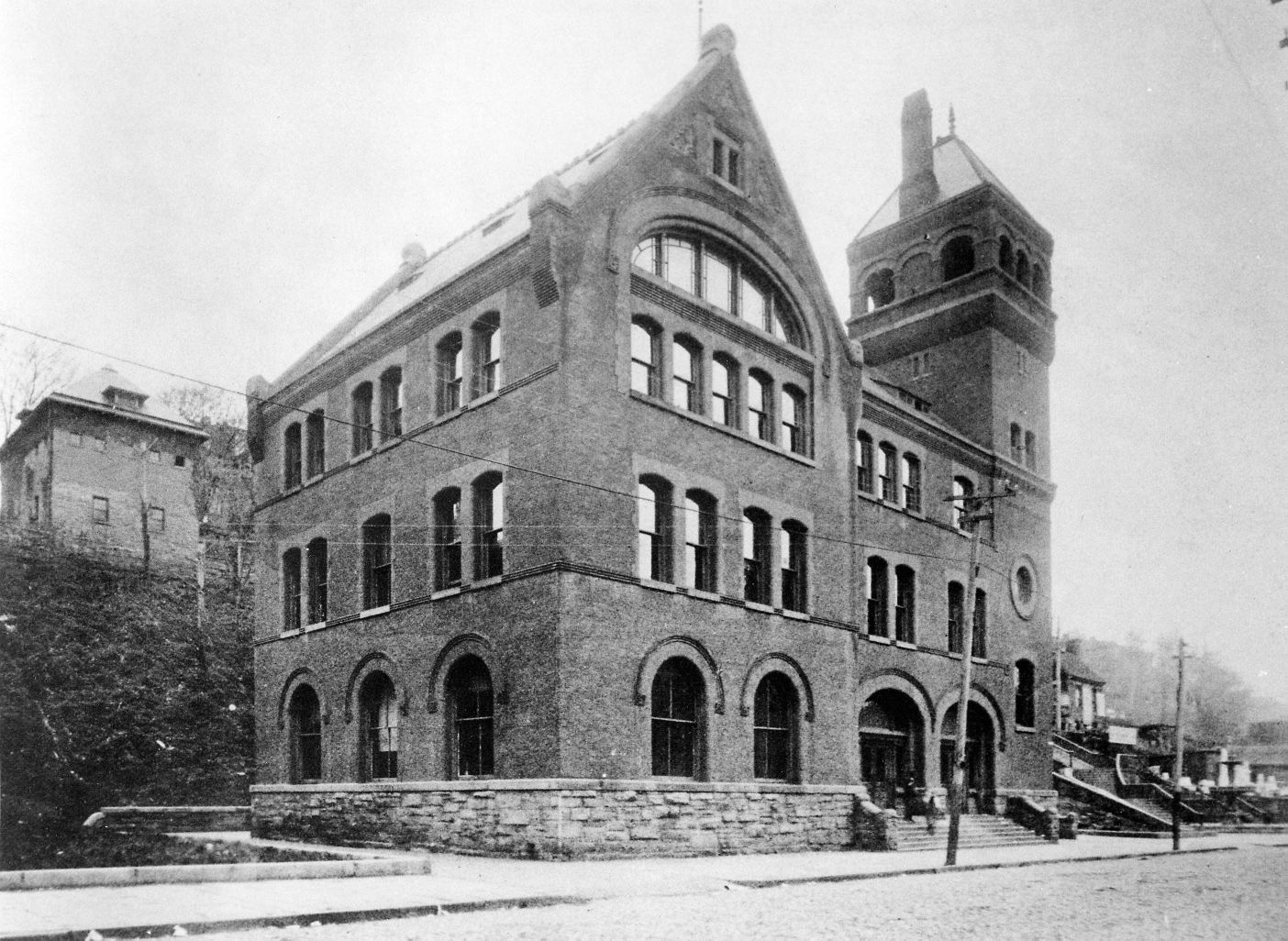 Monument Terrace 3